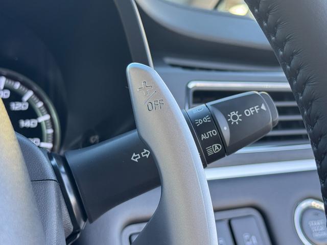 デリカＤ：５ ブラックエディション　純正１８インチアルミホイール！クルーズコントロール！オートライト！ミッションモード！パドルシフト！両側電動スライドドア！電動リアゲート！ステアリングヒーター！（30枚目）