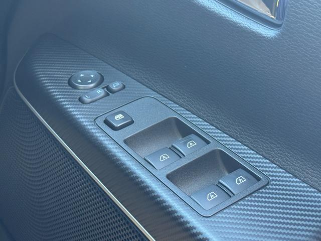 デリカＤ：５ ブラックエディション　純正１８インチアルミホイール！クルーズコントロール！オートライト！ミッションモード！パドルシフト！両側電動スライドドア！電動リアゲート！ステアリングヒーター！（31枚目）