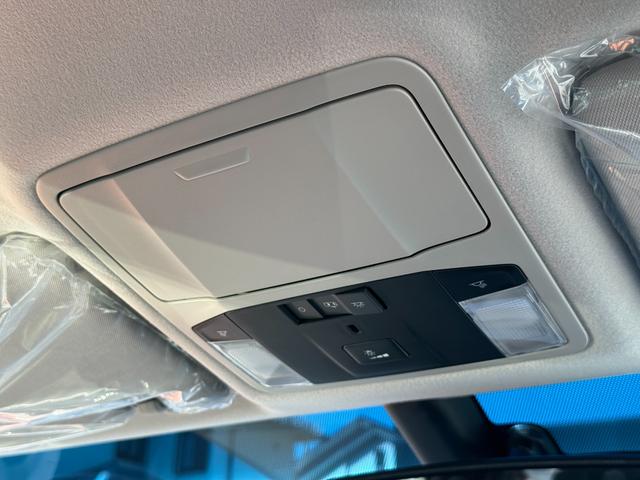 デリカＤ：５ ブラックエディション　純正１８インチアルミホイール！クルーズコントロール！オートライト！ミッションモード！パドルシフト！両側電動スライドドア！電動リアゲート！ステアリングヒーター！（35枚目）