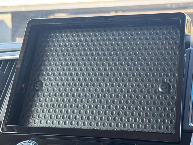 デリカＤ：５ ブラックエディション　純正１８インチアルミホイール！クルーズコントロール！オートライト！ミッションモード！パドルシフト！両側電動スライドドア！電動リアゲート！ステアリングヒーター！（38枚目）