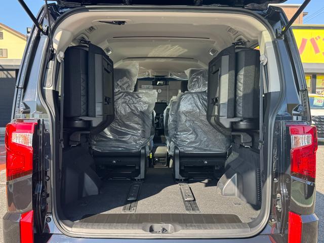 デリカＤ：５ ブラックエディション　純正１８インチアルミホイール！クルーズコントロール！オートライト！ミッションモード！パドルシフト！両側電動スライドドア！電動リアゲート！ステアリングヒーター！（57枚目）