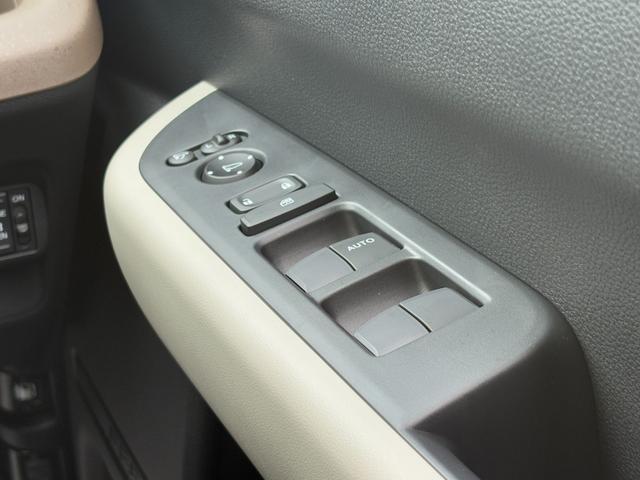 フリード ｅ：ＨＥＶエアー　純正１５インチホイール！両側電動スライドドア！バックカメラ！３列シート！オートエアコン！衝突軽減ブレーキ！電動パーキング！クルーズコントロール！ＬＥＤヘッドライト！（28枚目）