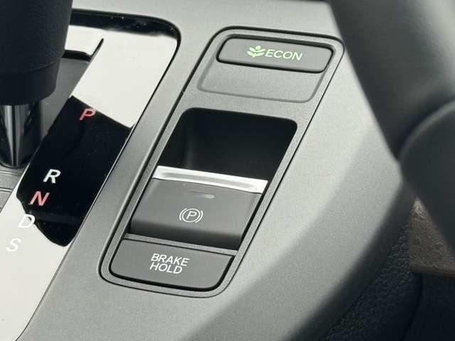 フリード ｅ：ＨＥＶエアー　純正１５インチホイール！両側電動スライドドア！バックカメラ！３列シート！オートエアコン！衝突軽減ブレーキ！電動パーキング！クルーズコントロール！ＬＥＤヘッドライト！（34枚目）