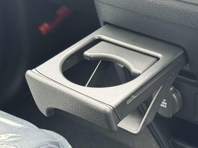 フリード ｅ：ＨＥＶエアー　純正１５インチホイール！両側電動スライドドア！バックカメラ！３列シート！オートエアコン！衝突軽減ブレーキ！電動パーキング！クルーズコントロール！ＬＥＤヘッドライト！（36枚目）