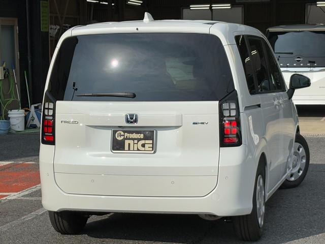 フリード ｅ：ＨＥＶエアー　純正１５インチホイール！両側電動スライドドア！バックカメラ！３列シート！オートエアコン！衝突軽減ブレーキ！電動パーキング！クルーズコントロール！ＬＥＤヘッドライト！（60枚目）