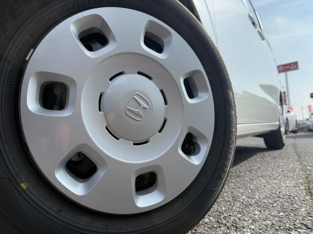 フリード ｅ：ＨＥＶエアー　純正１５インチホイール！両側電動スライドドア！バックカメラ！３列シート！オートエアコン！衝突軽減ブレーキ！電動パーキング！クルーズコントロール！ＬＥＤヘッドライト！（66枚目）