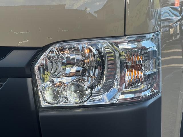 ハイエースバン ロングスーパーGL アースカラーパッケージ!プッシュスタート!デジタルミラー!両側電動スライドドア!衝突軽減ブレーキ!電動格納ミラー!オートハイビーム!100Vコンセント!パワーウィンドウ!オートエアコン!(7枚目)