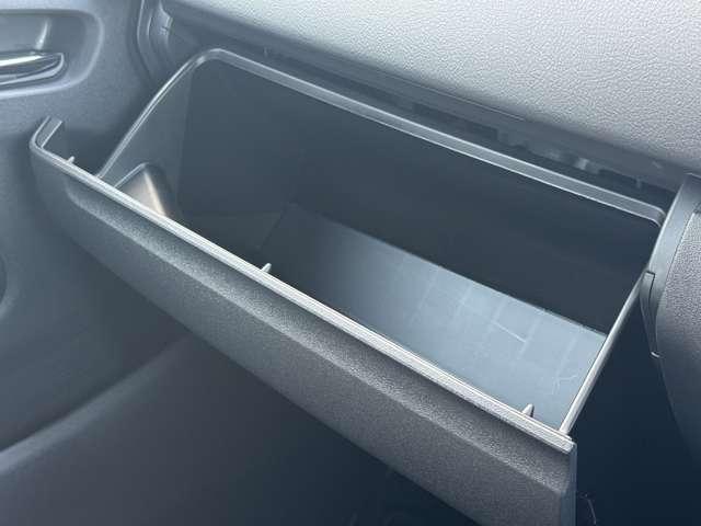 ハイエースバン ロングスーパーGL アースカラーパッケージ!プッシュスタート!デジタルミラー!両側電動スライドドア!衝突軽減ブレーキ!電動格納ミラー!オートハイビーム!100Vコンセント!パワーウィンドウ!オートエアコン!(55枚目)