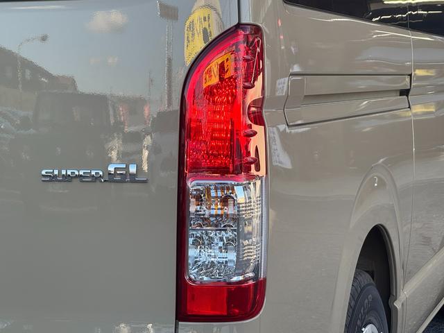 ハイエースバン ロングスーパーGL アースカラーパッケージ!プッシュスタート!デジタルミラー!両側電動スライドドア!衝突軽減ブレーキ!電動格納ミラー!オートハイビーム!100Vコンセント!パワーウィンドウ!オートエアコン!(68枚目)