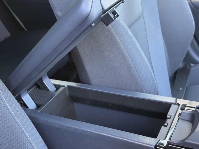 プリウス G 純正8型ディスプレイオーディオ!純正アルミホイール!バックカメラ!ブラインドスポットモニター!シートヒーター!コーナーセンサー!クルーズコントロール!LEDヘッドライト!(40枚目)