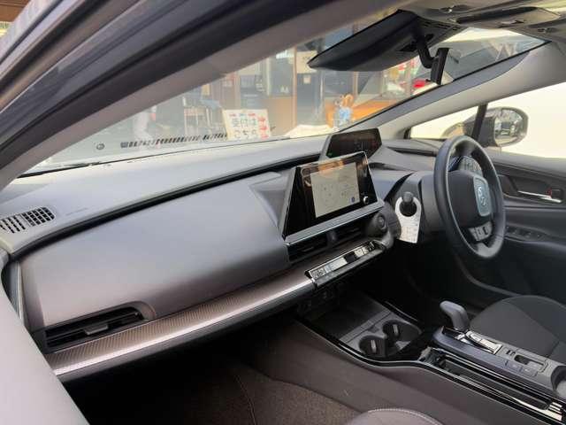 プリウス G 純正8型ディスプレイオーディオ!純正アルミホイール!バックカメラ!ブラインドスポットモニター!シートヒーター!コーナーセンサー!クルーズコントロール!LEDヘッドライト!(50枚目)