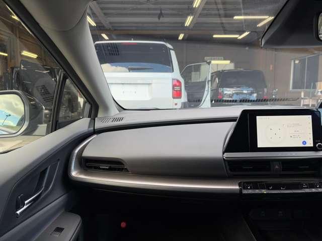 プリウス G 純正8型ディスプレイオーディオ!純正アルミホイール!バックカメラ!ブラインドスポットモニター!シートヒーター!コーナーセンサー!クルーズコントロール!LEDヘッドライト!(52枚目)