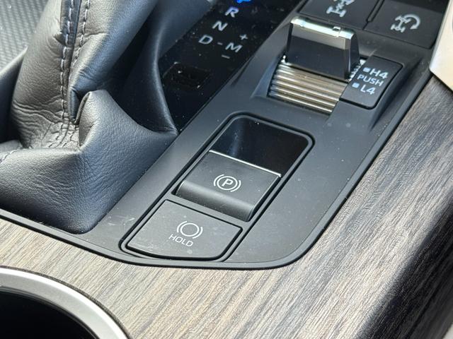 �d���p�[�L���O�u���[�L�V�t�g���o�[���u�o�v�|�W�V�����ɓ����Ǝ����ō쓮���A�u���[�L�𓥂݂Ȃ���u�c�v�|�W�V�����Ȃǁu�o�v�|�W�V�����ȊO�ɃV�t�g����Ɖ��������I�[�g�@�\�t�ł��B