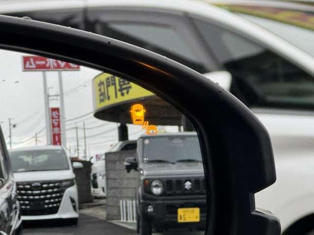 フリード クロスター　純正１５インチアルミホイール　バックカメラ！３列シート！シートヒーター！オートエアコン！衝突軽減！電動パーキング！リアサーキュレーター！ブラインドスポットモニター！（9枚目）