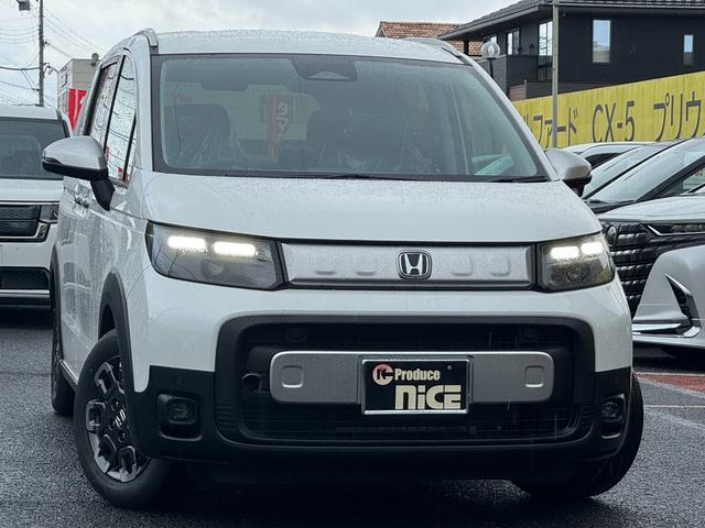 フリード クロスター　純正１５インチアルミホイール　バックカメラ！３列シート！シートヒーター！オートエアコン！衝突軽減！電動パーキング！リアサーキュレーター！ブラインドスポットモニター！（10枚目）