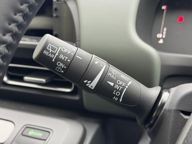 フリード クロスター　純正１５インチアルミホイール　バックカメラ！３列シート！シートヒーター！オートエアコン！衝突軽減！電動パーキング！リアサーキュレーター！ブラインドスポットモニター！（27枚目）