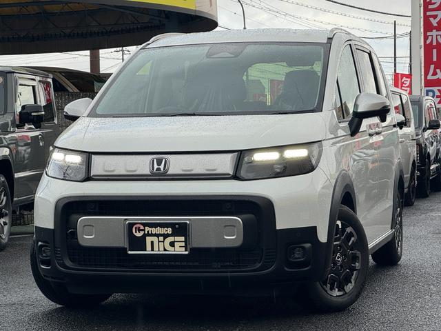 フリード クロスター　純正１５インチアルミホイール　バックカメラ！３列シート！シートヒーター！オートエアコン！衝突軽減！電動パーキング！リアサーキュレーター！ブラインドスポットモニター！（63枚目）