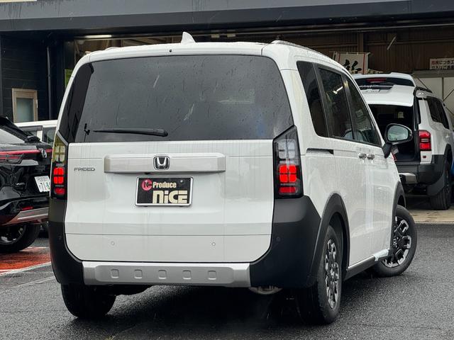 フリード クロスター　純正１５インチアルミホイール　バックカメラ！３列シート！シートヒーター！オートエアコン！衝突軽減！電動パーキング！リアサーキュレーター！ブラインドスポットモニター！（65枚目）