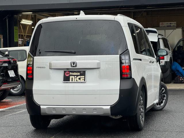 フリード クロスター　純正１５インチアルミホイール　バックカメラ！３列シート！シートヒーター！オートエアコン！衝突軽減！電動パーキング！リアサーキュレーター！ブラインドスポットモニター！（66枚目）