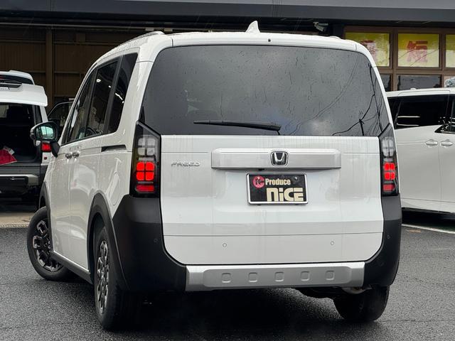 フリード クロスター　純正１５インチアルミホイール　バックカメラ！３列シート！シートヒーター！オートエアコン！衝突軽減！電動パーキング！リアサーキュレーター！ブラインドスポットモニター！（67枚目）