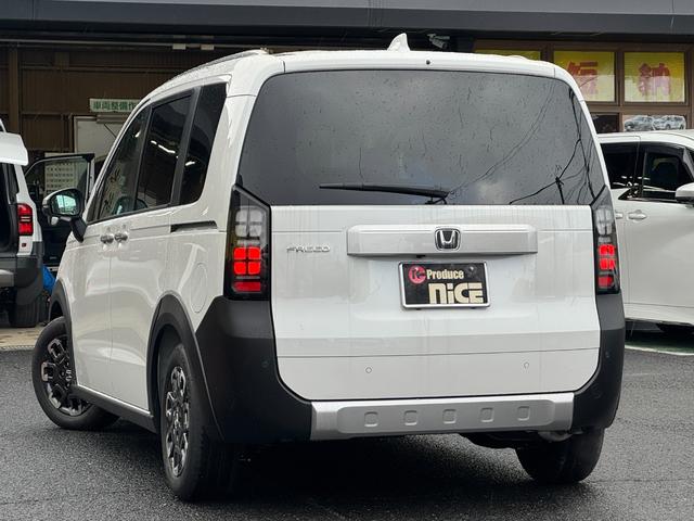 フリード クロスター　純正１５インチアルミホイール　バックカメラ！３列シート！シートヒーター！オートエアコン！衝突軽減！電動パーキング！リアサーキュレーター！ブラインドスポットモニター！（68枚目）