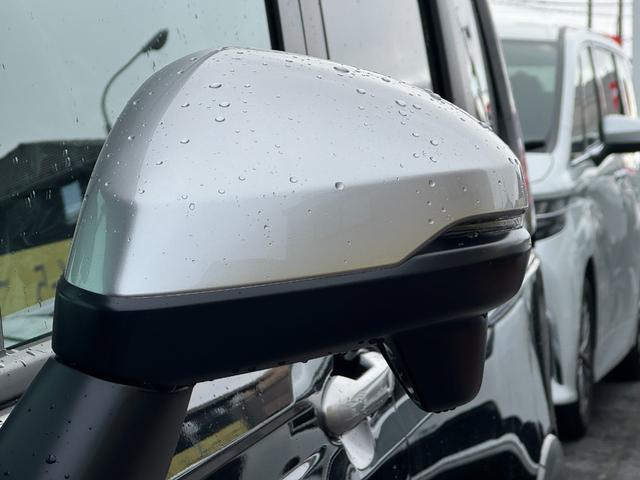 フリード クロスター　純正１５インチアルミホイール　バックカメラ！３列シート！シートヒーター！オートエアコン！衝突軽減！電動パーキング！リアサーキュレーター！ブラインドスポットモニター！（8枚目）