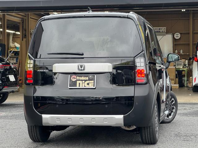 フリード クロスター　純正１５インチアルミホイール　バックカメラ！３列シート！シートヒーター！オートエアコン！衝突軽減！電動パーキング！リアサーキュレーター！ブラインドスポットモニター！（14枚目）