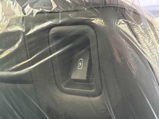 フリード クロスター　純正１５インチアルミホイール　バックカメラ！３列シート！シートヒーター！オートエアコン！衝突軽減！電動パーキング！リアサーキュレーター！ブラインドスポットモニター！（43枚目）