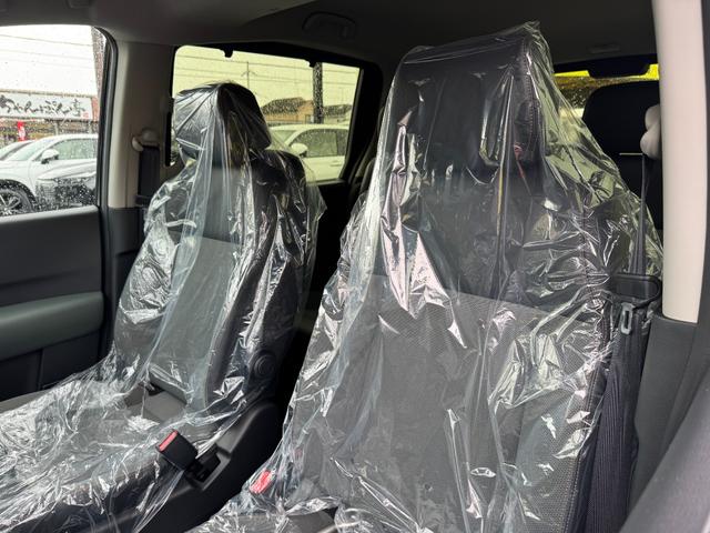 フリード クロスター　純正１５インチアルミホイール　バックカメラ！３列シート！シートヒーター！オートエアコン！衝突軽減！電動パーキング！リアサーキュレーター！ブラインドスポットモニター！（52枚目）