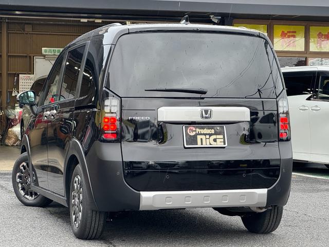 フリード クロスター　純正１５インチアルミホイール　バックカメラ！３列シート！シートヒーター！オートエアコン！衝突軽減！電動パーキング！リアサーキュレーター！ブラインドスポットモニター！（68枚目）