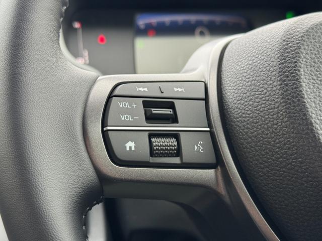 フリード クロスター　純正１５インチアルミホイール　バックカメラ！３列シート！シートヒーター！オートエアコン！衝突軽減！電動パーキング！リアサーキュレーター！ブラインドスポットモニター！（74枚目）