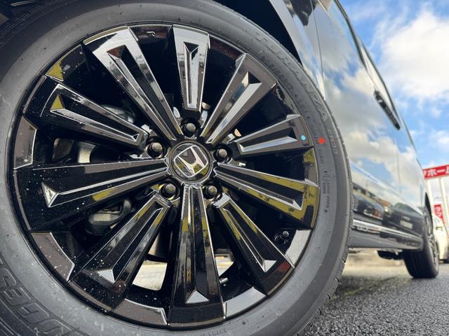 ステップワゴン ｅＨＥＶスパーダプレミアムラインブラックエディション　純正１７インチアルミ！両側電動スライド！１列目２列目シートヒーター！Ｗオートエアコン！ホンダセンシング！ＢＳＭ！電子パーキング！パワーバックドア！シートバックテーブル！オットマン！（76枚目）