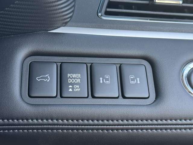 デリカＤ：５ ブラックエディション　純正１８インチアルミホイール！クルーズコントロール！オートライト！ミッションモード！パドルシフト！両側電動スライドドア！電動リアゲート！ステアリングヒーター！（32枚目）