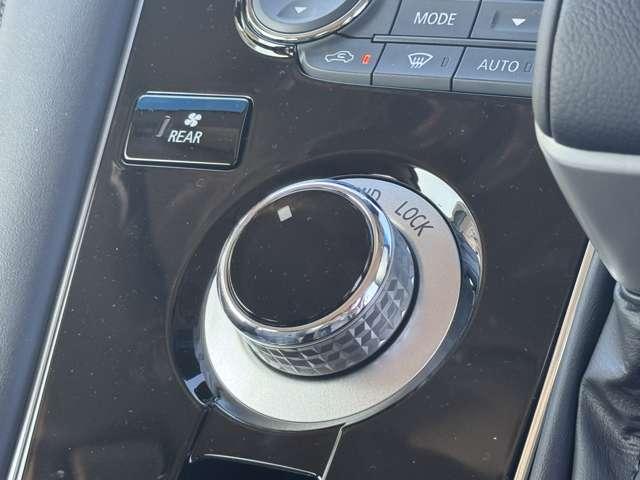 デリカＤ：５ ブラックエディション　純正１８インチアルミホイール！クルーズコントロール！オートライト！ミッションモード！パドルシフト！両側電動スライドドア！電動リアゲート！ステアリングヒーター！（41枚目）