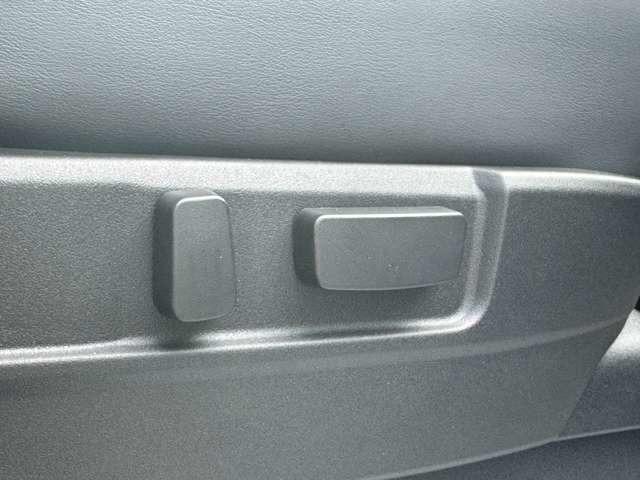 デリカＤ：５ ブラックエディション　純正１８インチアルミホイール！クルーズコントロール！オートライト！ミッションモード！パドルシフト！両側電動スライドドア！電動リアゲート！ステアリングヒーター！（49枚目）