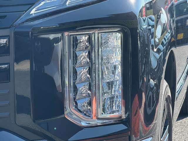 デリカＤ：５ ブラックエディション　純正１８インチアルミホイール！クルーズコントロール！オートライト！ミッションモード！パドルシフト！両側電動スライドドア！電動リアゲート！ステアリングヒーター！（67枚目）