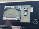 パノラミックビューモニター 車両を上から見たような映像をディスプレイオーディオ画面に表示。運転席からの目視だけでは見にくい、車両周辺の状況をリアルタイムでしっかり確認できます。