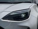 LEDヘッドライト!先行車や対向車を検知し、ハイ/ロービームを自動で切り替え。