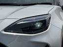 LEDヘッドライト!先行車や対向車を検知し、ハイ/ロービームを自動で切り替え。