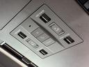 後部座席からボタン一つで色々な機能が操作可能です!