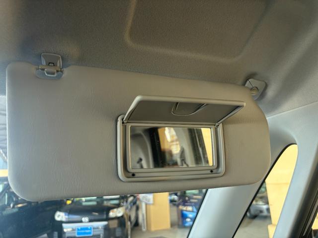 デリカD:2 S 両側電動スライドドア/社外ナビ/ワンセグ/ETC/MD/オートライト/スマートキー/HIDヘッドライト/パワステ/純正14AW/フロントフォグライト(45枚目)