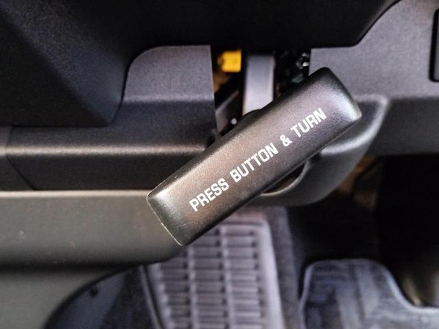 ハイエースワゴン GL ロング ミドルルーフ/プリクラッシュセーフティ/電動スライドドア/デジタルインナーミラー/LEDヘッドライト/新車保証書付/走行36km/パーキングサポートブレーキ/100Vコンセント(40枚目)