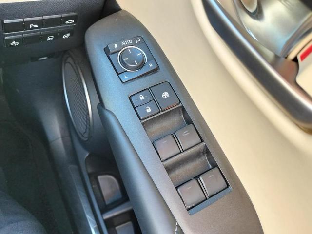 NX NX200t バージョンL 衝突軽減ブレーキ/サンルーフ/3眼LEDヘッドライト/レザーシート/パワーバックドア/フルセグナビ/Bカメラ/レーダークルコン/パーキングセンサー/ETC/ステアリングヒーター(54枚目)