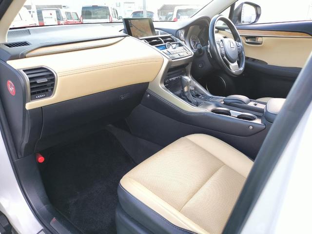 NX NX200t バージョンL 衝突軽減ブレーキ/サンルーフ/3眼LEDヘッドライト/レザーシート/パワーバックドア/フルセグナビ/Bカメラ/レーダークルコン/パーキングセンサー/ETC/ステアリングヒーター(58枚目)