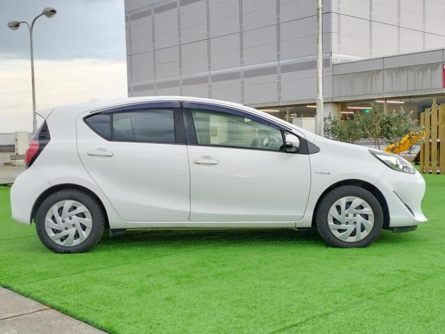 アクア Ｓ　衝突軽減ブレーキ／車線逸脱警報／ＥＴＣ／キーレス／オートハイビーム／社外オーディオ／横滑り防止装置／電格ミラー／全席ＰＷ／オートエアコン／ステリモ（13枚目）