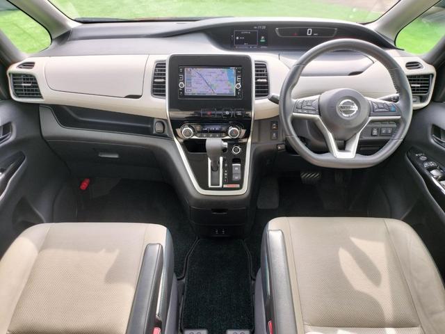 セレナ ライダー　オーテック３０ｔｈアニバーサリー　プロパイロット／エマブレ／セーフティパックＢ／両側電スラ／全方位カメラ／純正フルセグナビ／デジタルインナミラー／革シート／シートヒーター／パーキングアシスト／スマートキー／プッシュスタート（6枚目）