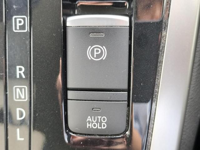 セレナ ライダー　オーテック３０ｔｈアニバーサリー　プロパイロット／エマブレ／セーフティパックＢ／両側電スラ／全方位カメラ／純正フルセグナビ／デジタルインナミラー／革シート／シートヒーター／パーキングアシスト／スマートキー／プッシュスタート（10枚目）