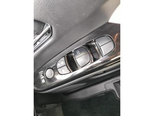 セレナ ライダー　オーテック３０ｔｈアニバーサリー　プロパイロット／エマブレ／セーフティパックＢ／両側電スラ／全方位カメラ／純正フルセグナビ／デジタルインナミラー／革シート／シートヒーター／パーキングアシスト／スマートキー／プッシュスタート（51枚目）