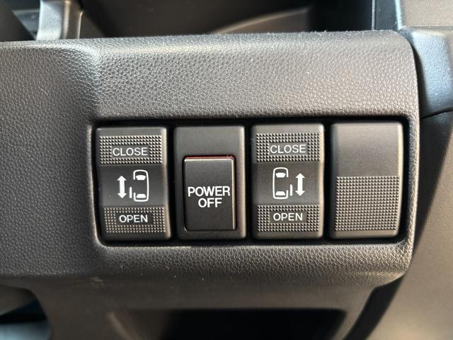 プレマシー ２０Ｓ　プレステージスタイルＩＩ　特別仕様／両側電動スライド／ナビ／ＥＴＣ／Ｂカメラ／フルセグ／スマートキー／ＬＥＤウインカーミラー／Ｂｌｕｅｔｏｏｔｈ／ローダウン／ＨＩＤヘッド／フロントフォグランプ／純正１７ＡＷ（10枚目）