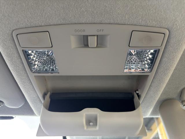 プレマシー ２０Ｓ　プレステージスタイルＩＩ　特別仕様／両側電動スライド／ナビ／ＥＴＣ／Ｂカメラ／フルセグ／スマートキー／ＬＥＤウインカーミラー／Ｂｌｕｅｔｏｏｔｈ／ローダウン／ＨＩＤヘッド／フロントフォグランプ／純正１７ＡＷ（50枚目）